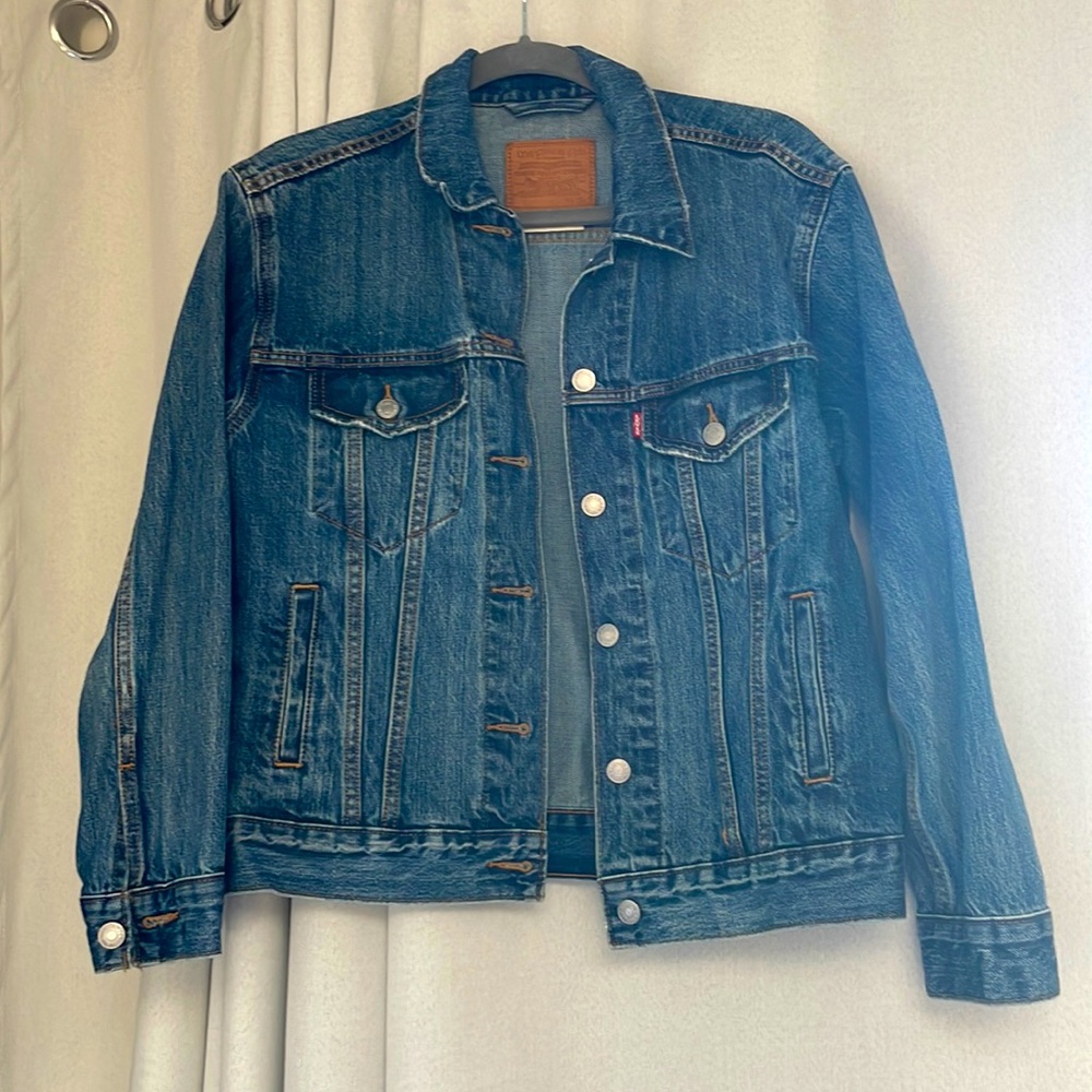 Levi’s Denim / Jean Jacket - Trucker Style